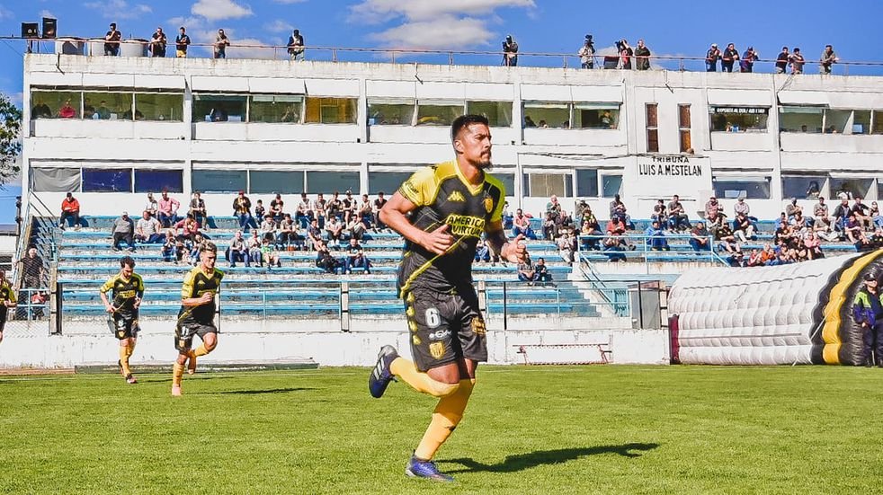 Triunfo en Tandil: Santamarina venció a Deportivo Morón y salió del fondo