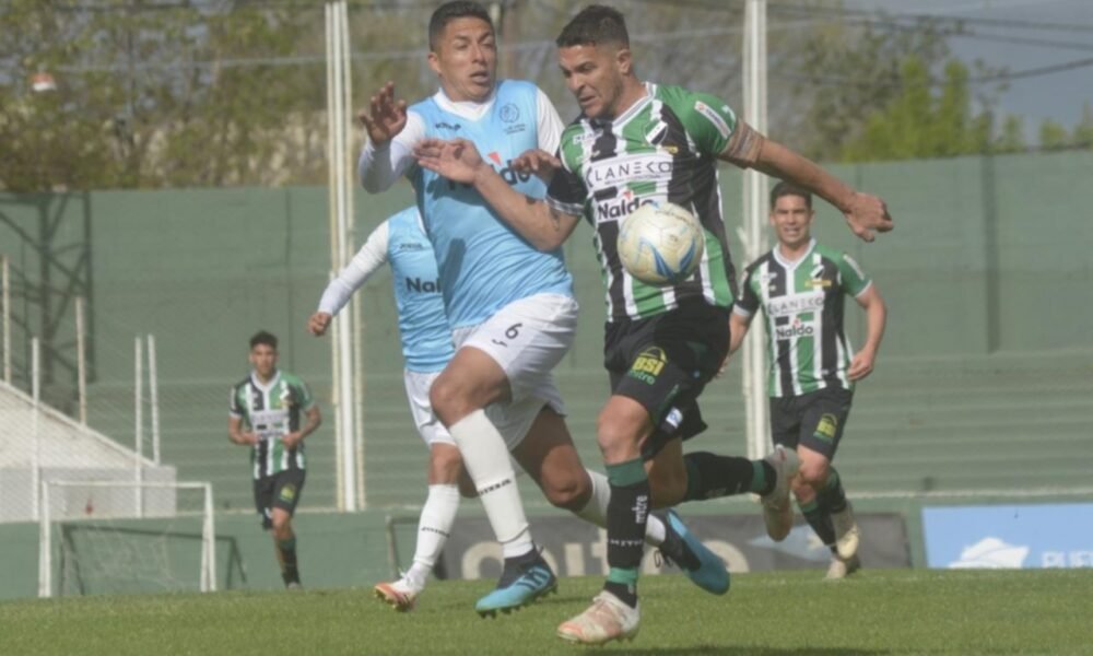 Villa Mitre volvió a jugar ante su gente y se quedó con la victoria