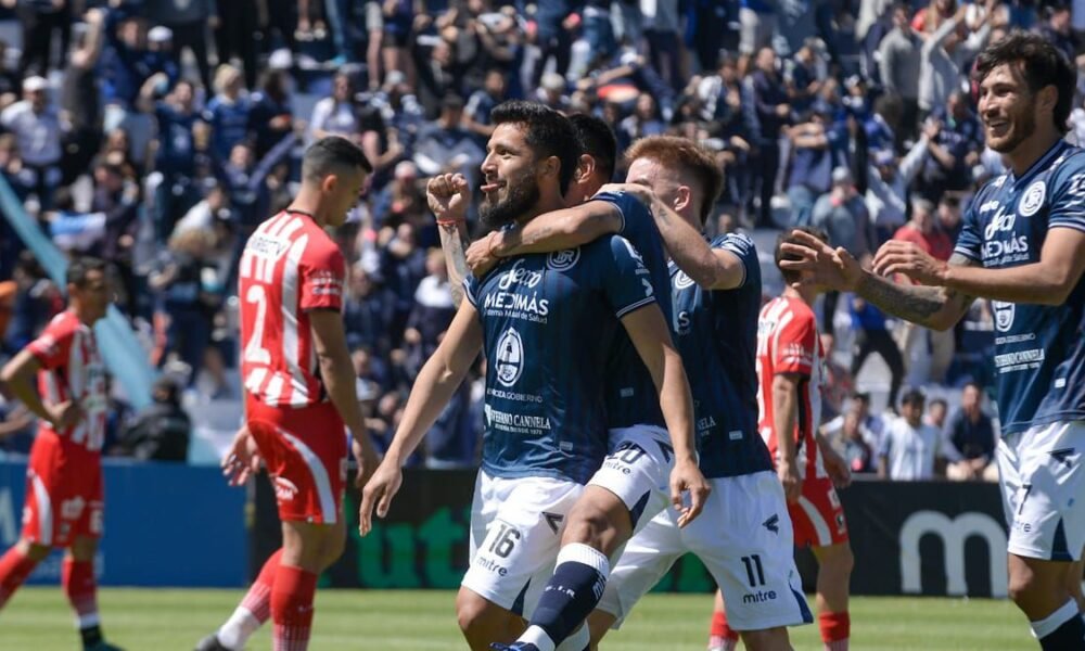 Independiente Rivadavia, ante su gente, volvió al triunfo