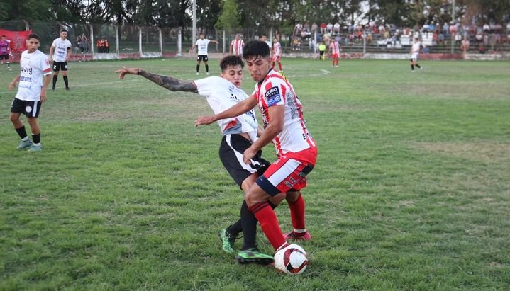 Opaco empate entre Altos Hornos Zapla y Monterrico