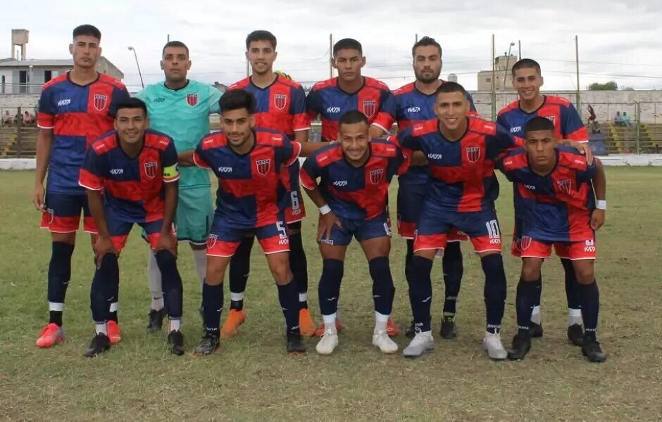 Tesorieri le ganó a Policial y alcanzó la cima