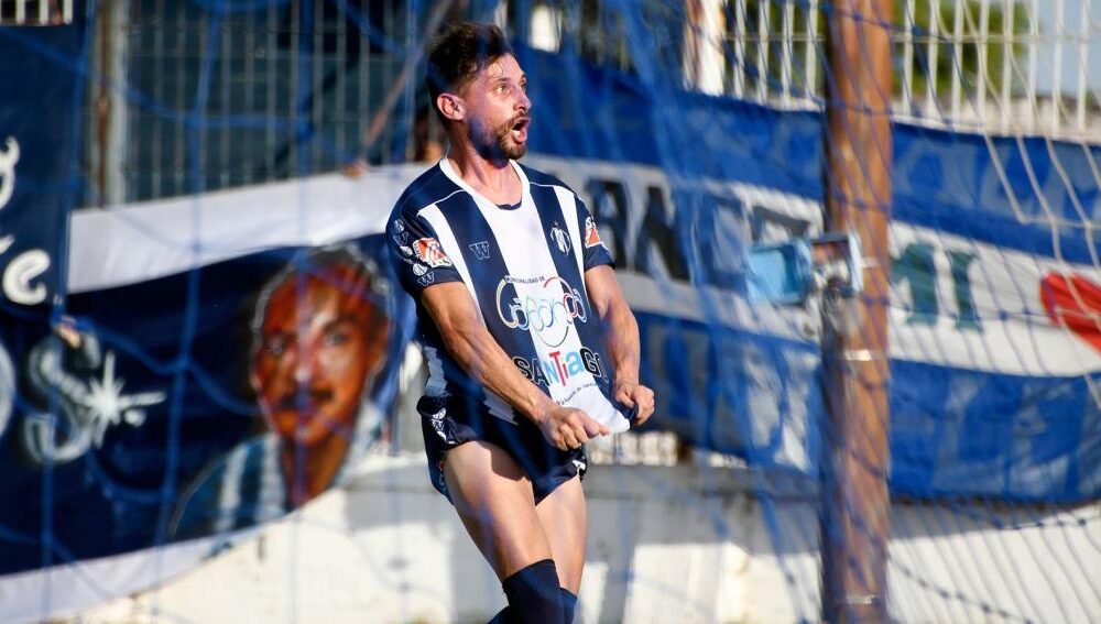 Con dos penales, Sarmiento se lo dio vuelta a Unión y pasó a semis