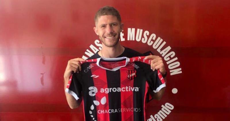 Douglas se defiende: Matías Barbero llega a Pergamino