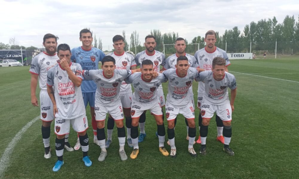 FADEP goleó a Argentino de Alvear y puso un pie en semifinales