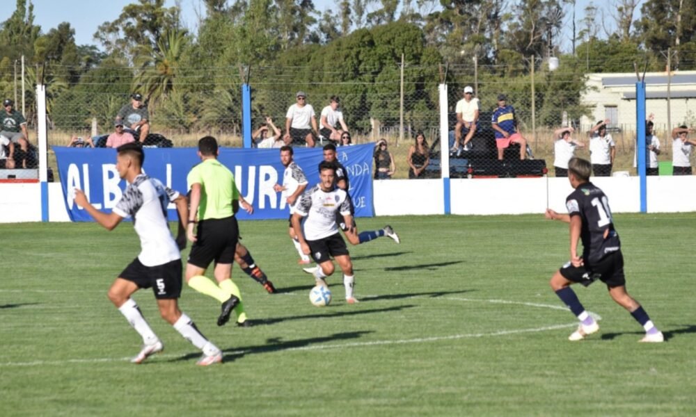 Independiente ganó en San Cayetano frente a Liniers y viaja con ventaja a Bahía Blanca