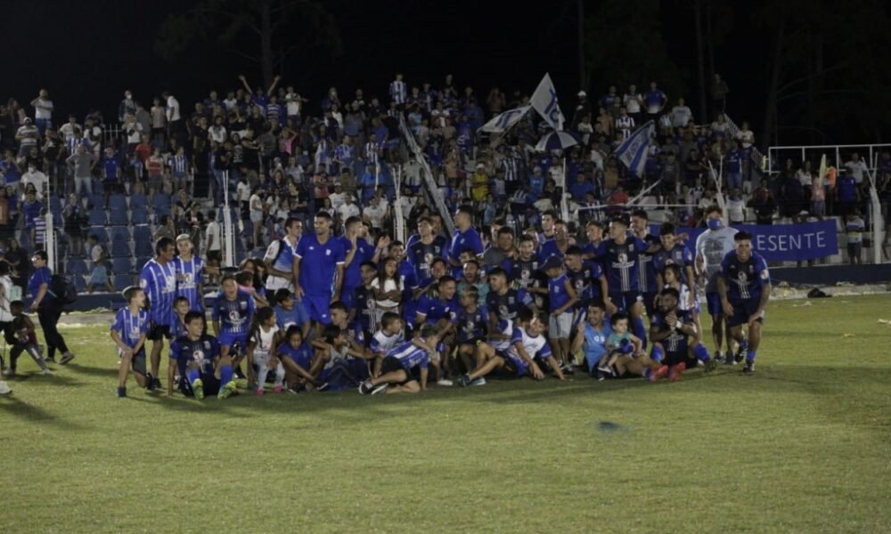 Argentino de Monte Maíz aplastó a Sportivo 9 de Julio de Río Tercero y alcanzó la final de Región Centro