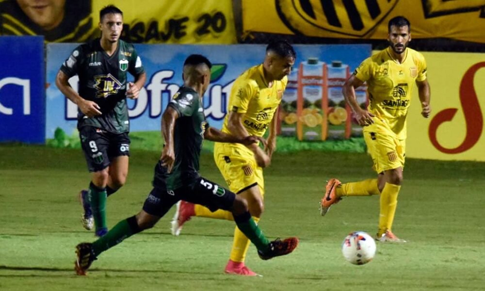 Sin goles en Santiago: Mitre y Chicago no pasaron del cero
