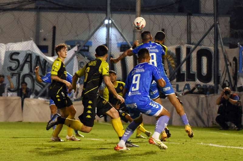 Santamarina perdió con Temperley