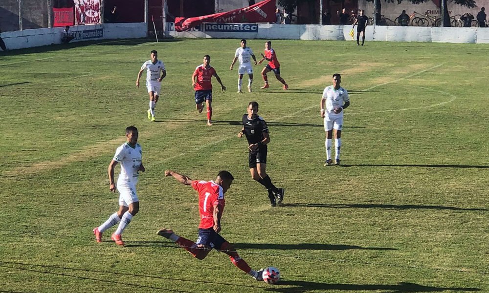 Independiente y Ferro empataron en un juego cargado de polémicas