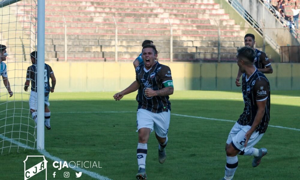 Antoniana festejó en su debut como local