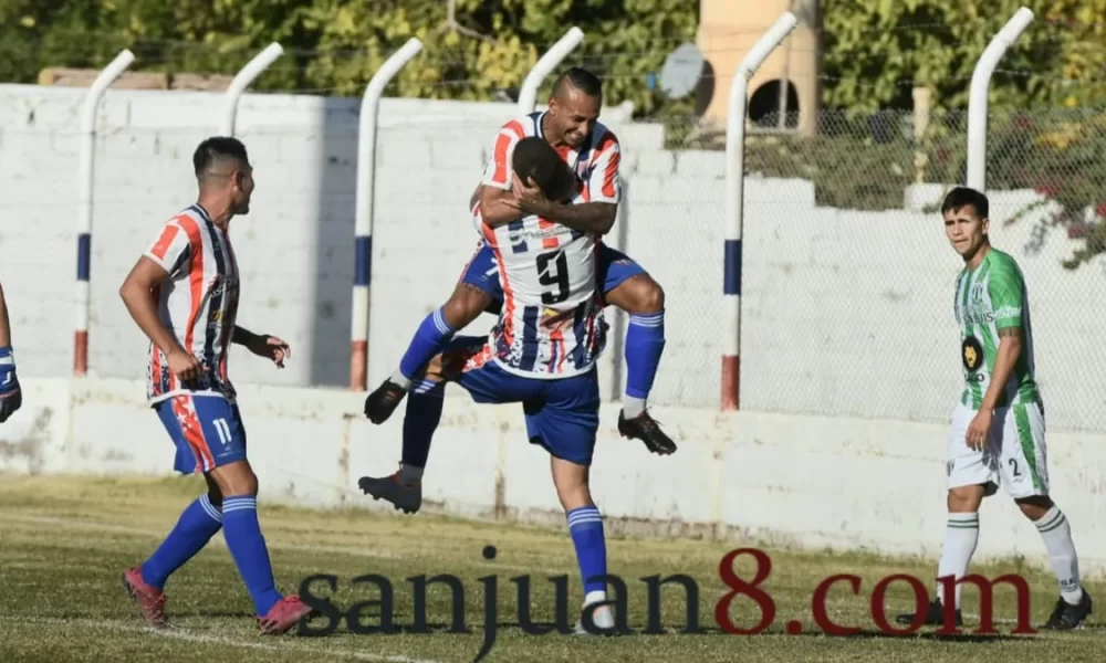Peñarol logró su primer triunfo ante Estudiantes