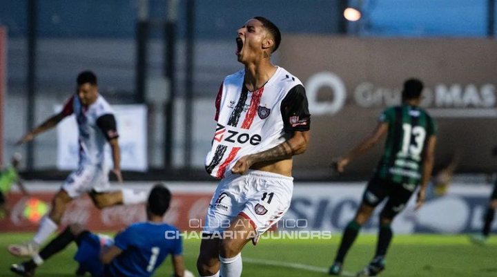 Chacarita se quedó con el clásico y está imparable