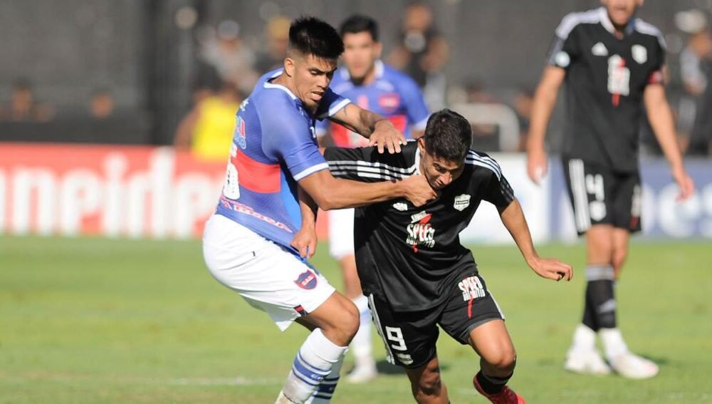 Gaucho sin rumbo: Güemes cayó en su visita a Riestra
