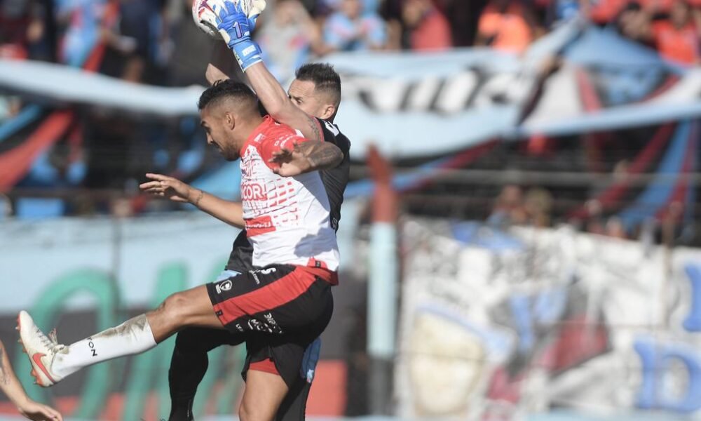 Instituto sufrió una dura derrota ante Brown en Adrogué