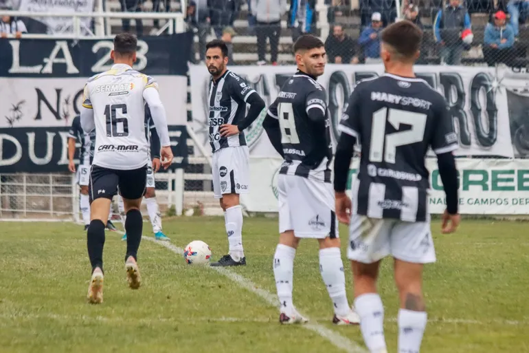 Cipolletti no pudo ante Olimpo y cayó de local