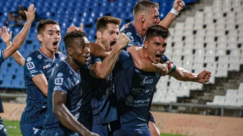 Independiente Rivadavia goleó a Santamarina y quedó a un paso del Reducido