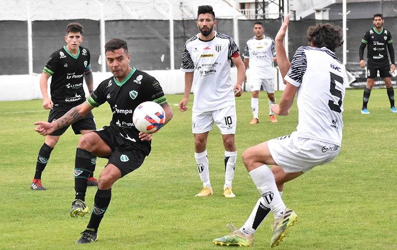 Tablas en Bahía Blanca: Liniers y Ferro repartieron puntos