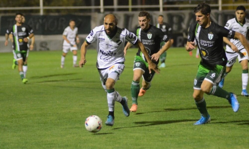 Villa Mitre superó con autoridad a Estudiantes y llega entonado al clásico