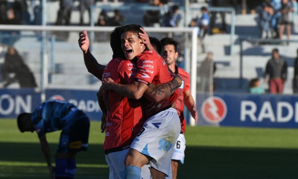 Estudiantes volvió a la victoria tras vencer a San Telmo