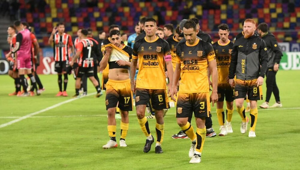 Mitre fue goleado por Chacarita en el Único de Santiago