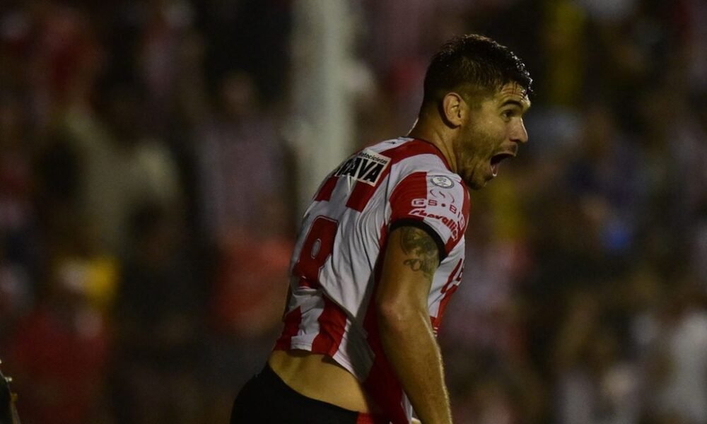 Instituto goleó a Santamarina en Tandil por la Primera Nacional