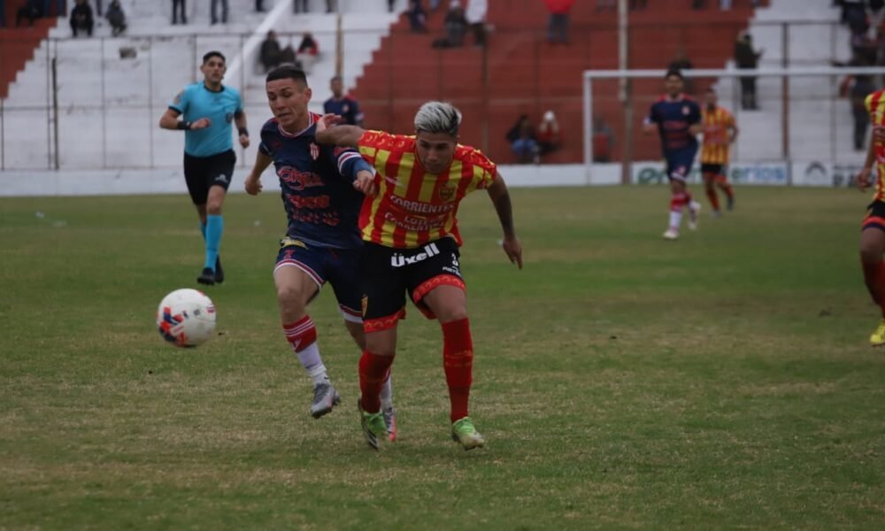 Atlético Paraná y Boca Unidos igualaron sin goles en el Mutio