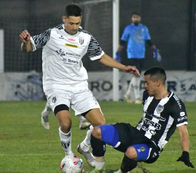 Liniers obtuvo su tercer triunfo al hilo de manera agónica en el Alejandro Pérez