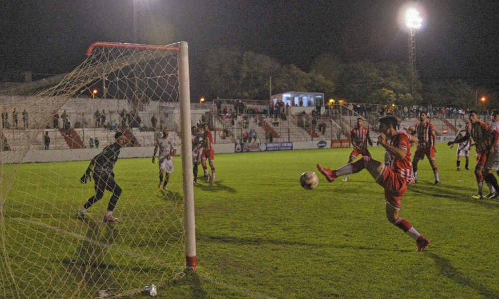 Triunfo de seis puntos: Defensores derrotó al Gato de Paraná en un partido clave por la permanencia