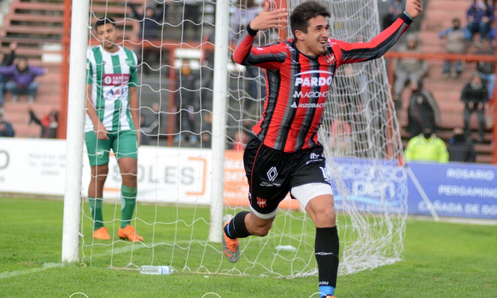 Douglas le ganó a Unión sobre el final y estiró su buena racha