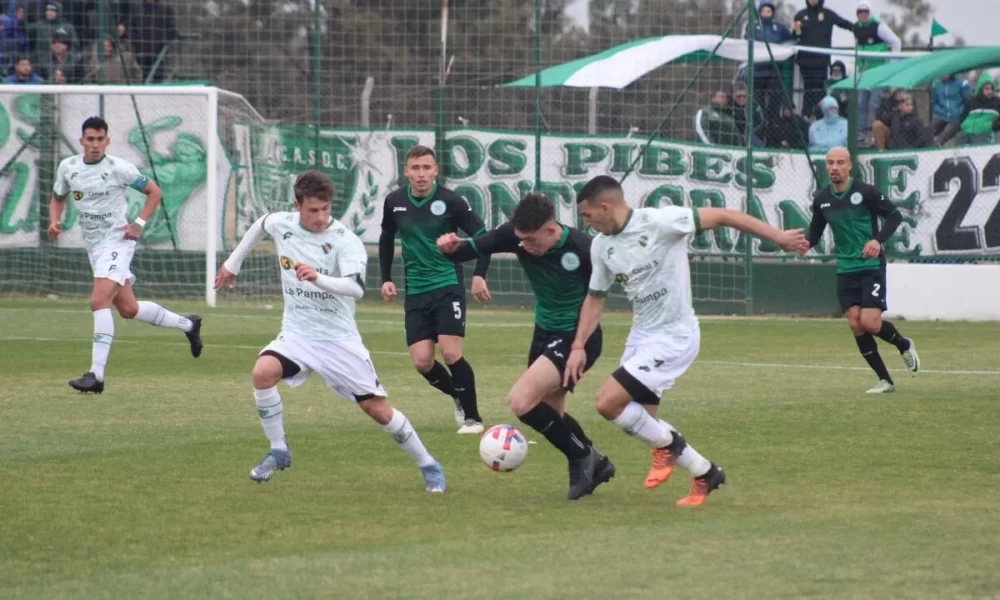 Ferro falló un penal, no pudo abrir el marcador y se trajo un punto de su visita a Camioneros