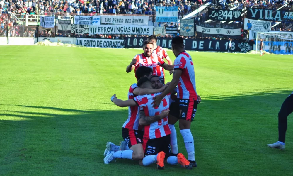 Instituto le ganó a Chaco For Ever y se mantiene arriba en la Primera Nacional