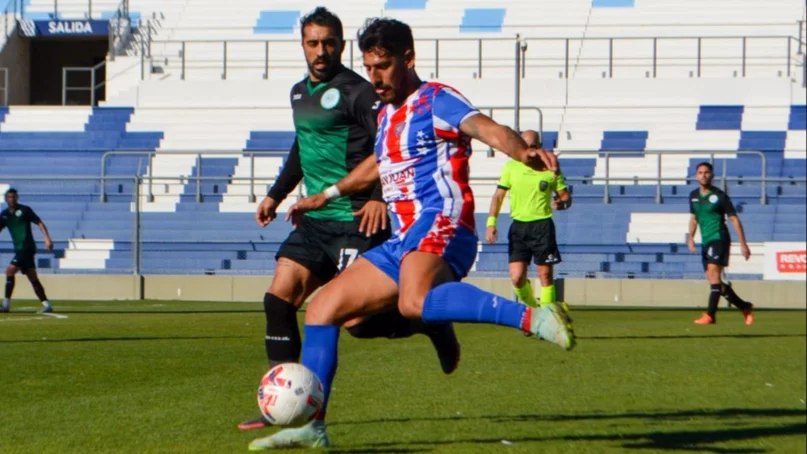 Triunfo clave: Peñarol derrotó a Camioneros, rival directo en la clasificación, y lo superó en la tabla