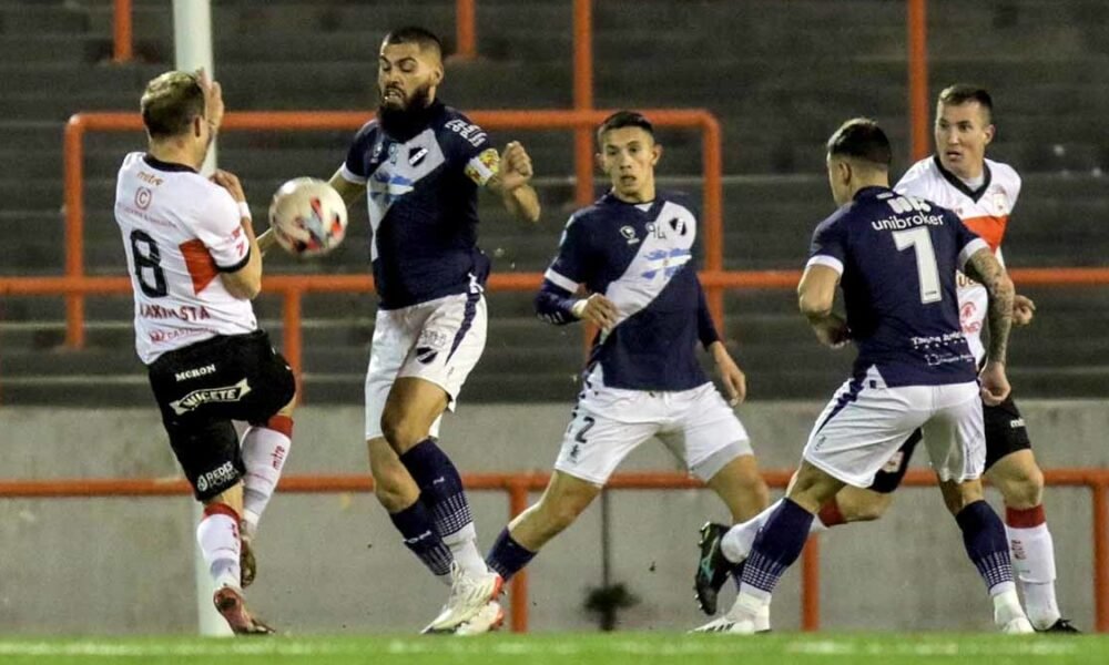 Alvarado no levanta cabeza y perdió de local ante Morón