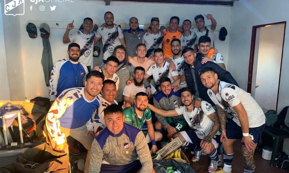 Juventud Antoniana tuvo carácter en Villa Ramallo: remontó un gran triunfo ante Defensores y ahora va por Central Norte