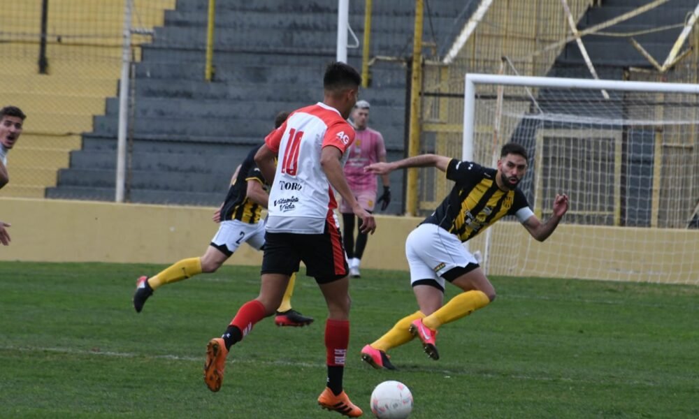 El Globo rescató un puntazo sobre la hora: Olimpo y Huracán Las Heras quedaron a mano