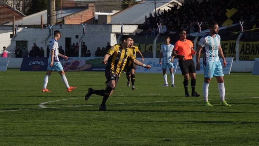 El aurinegro sumó un valioso triunfo ante su gente