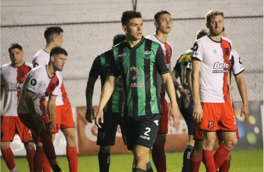 San Martín sigue con la pólvora mojada y perdió por 2 a 0 frente a Defensores de Belgrano