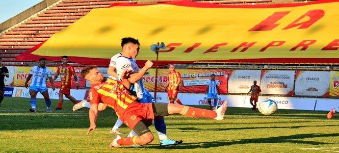 Sarmiento de Resistencia y Racing de Córdoba se enfrentan en un partido para alquilar balcones