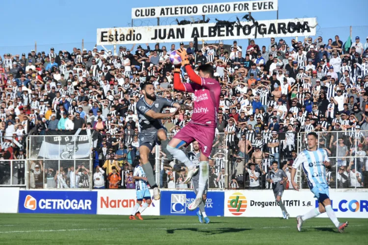Chaco For Ever venció a Atlético Rafaela y no quiere despertar de su sueño