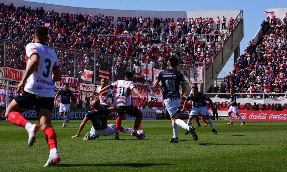 Empate en Morón: Independiente Rivadavia hizo tablas con el Gallito y sigue en puestos de Reducido