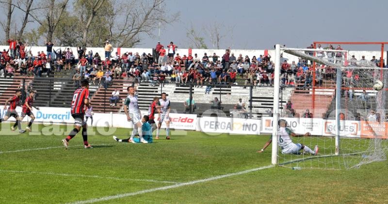 Federal A: Douglas le ganó a Sportivo Belgrano en el cierre de la fecha 29