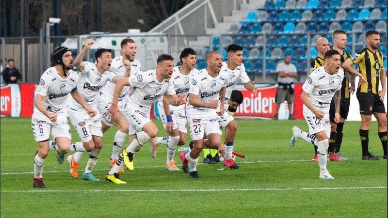Deportivo Madryn perdió por penales ante Quilmes y fue eliminado de la Copa Argentina