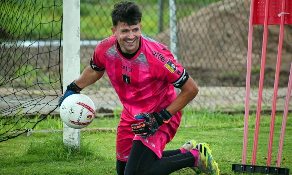 Nicolás Caprio recibió ofertas en el fútbol argentino y analiza un posible regreso