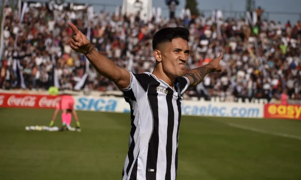 Gimnasia se adueñó del clásico y se metió en Semis del Reducido