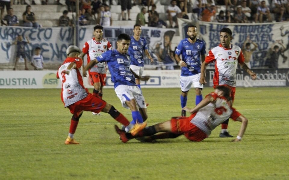 Atenas de Río Cuarto venció a Andino en La Rioja y jugará la final de la Región Centro