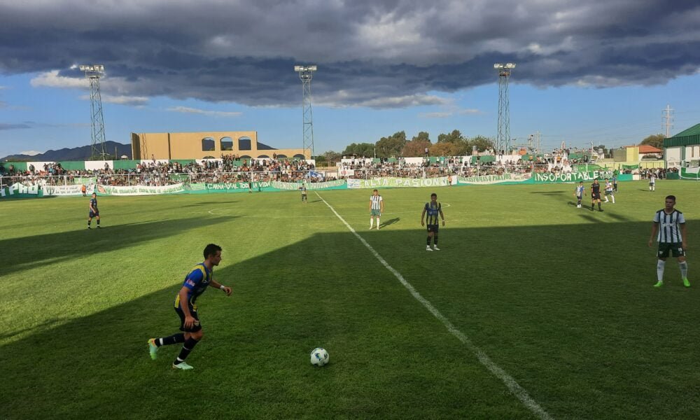 Estudiantes y Juventud no se sacaron diferencias en un clásico sin emociones