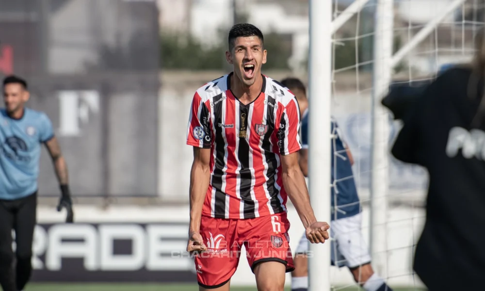 Chacarita goleó a Independiente Rivadavia en San Martín