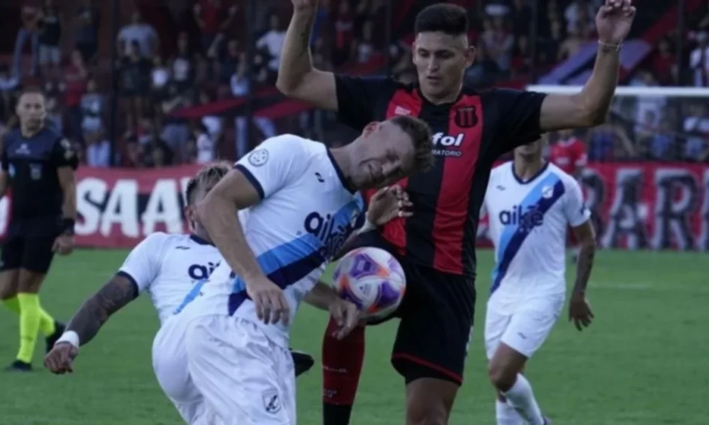 Guillermo Brown conoció la derrota en el torneo con una dura caída ante Defensores de Belgrano
