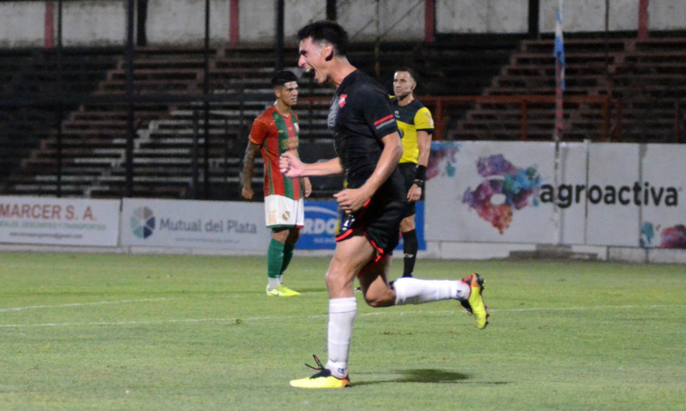 Douglas Haig debutó con victoria frente a Sportivo Las Parejas