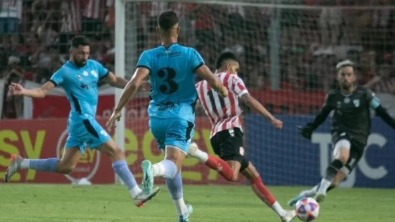 Temperley se lo empató a San Martín sobre la hora
